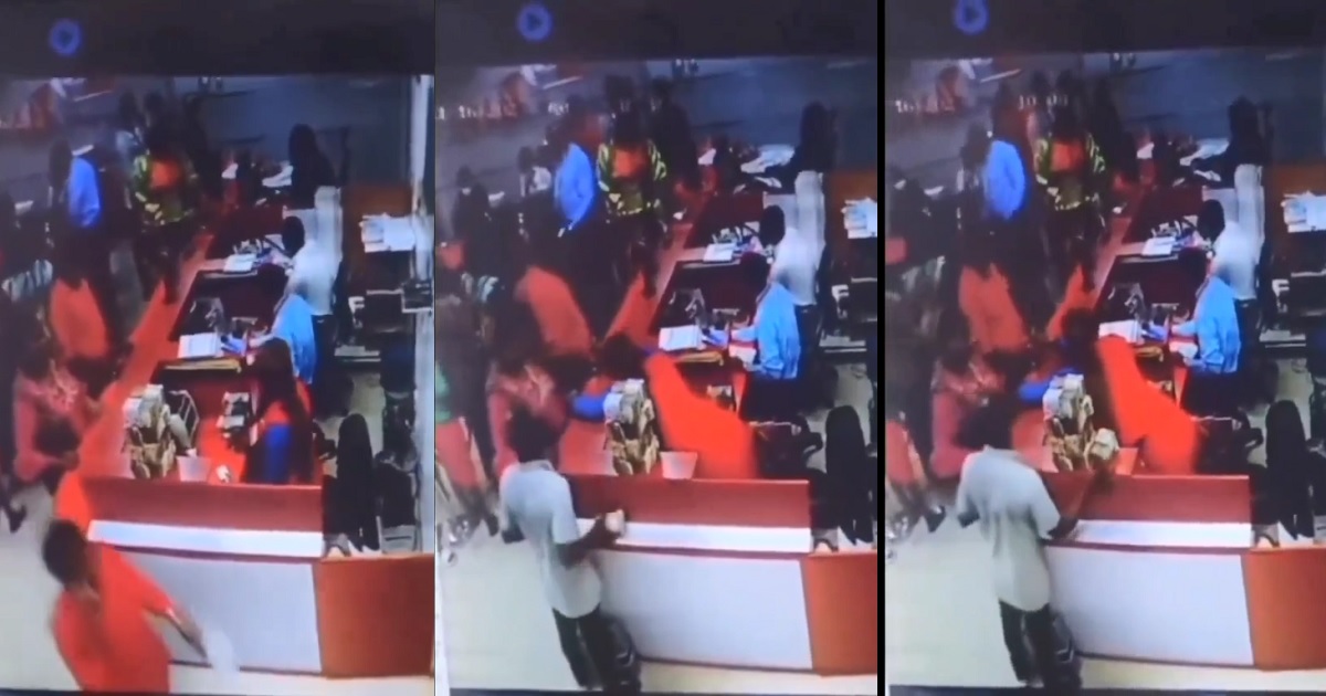 Moment CCTV captured a man stealing a bundle of cash. (video)