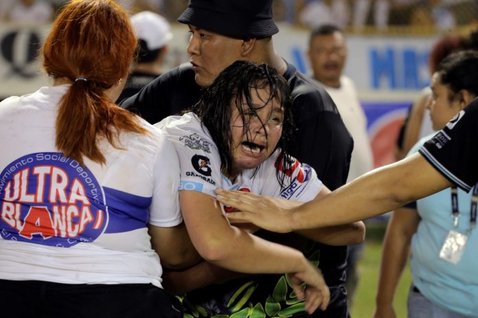 ELSALVADOR-FBL-ESA-STAMPEDE