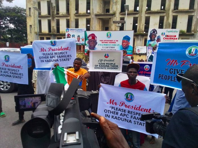 Protesters storm APC secretariat in Kaduna