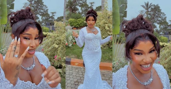 Bride Shows Off Her Diamond Ring And Glamorous Gown As She Sends A M0cking Message To Her Ex On Her Wedding Day (VIDEO)