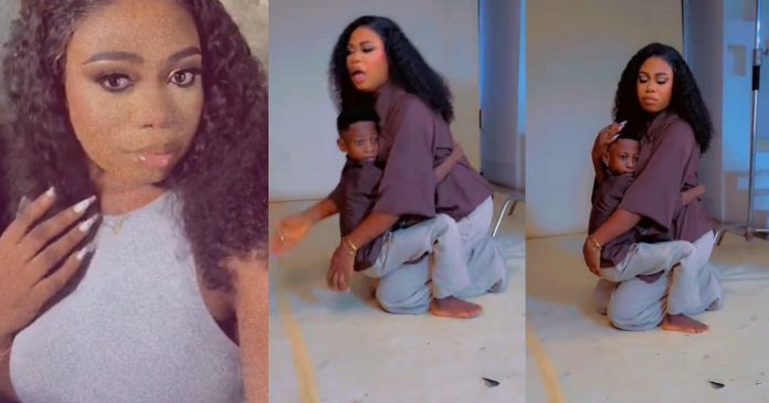 Woman stúnned by her friend's reaction after accompanying her to the studio for her son's birthday shoot (VIDEO)